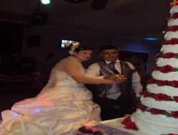 ALME & BARI  Biz evlendik dars bekarlara.
