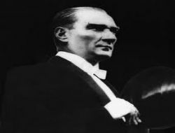 Atatrk Rahmetle Anyoruz..